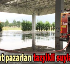 Kapalı semt pazarları tazyikli suyla yıkanıyor