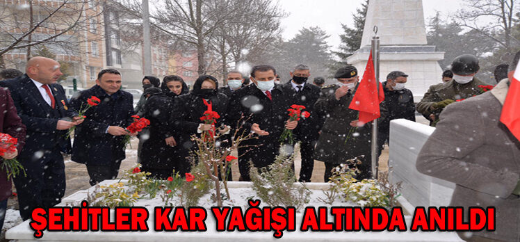 ŞEHİTLER KAR YAĞIŞI ALTINDA ANILDI